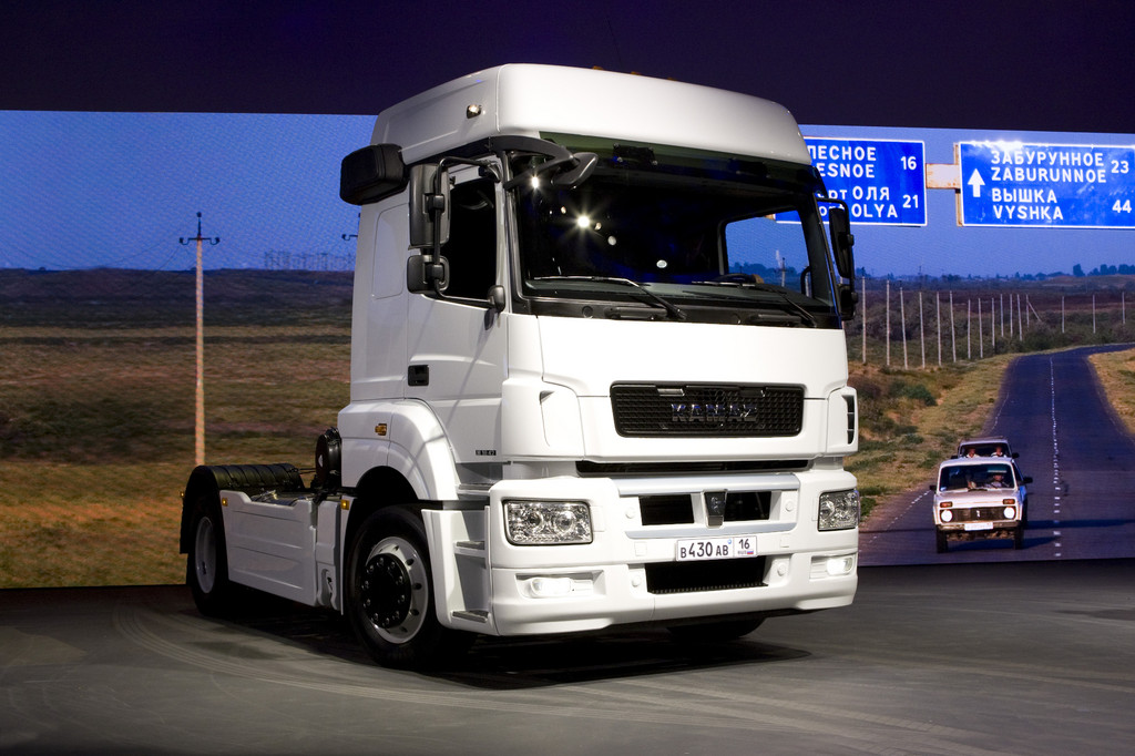 Daimler Trucks und Kamaz vertiefen ihre Zusammenarbeit
