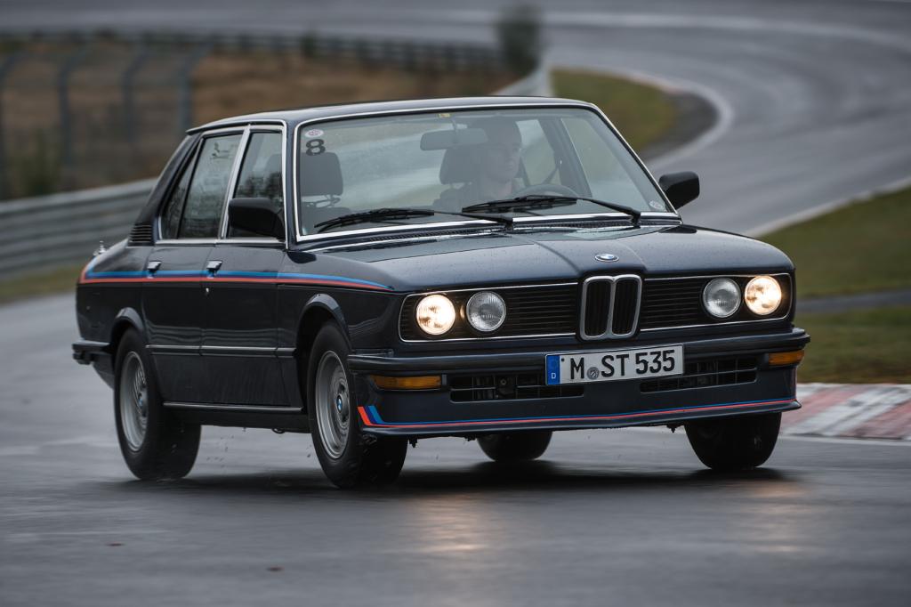 Der 5er E12 wurde auch von der M GmbH verfeinert