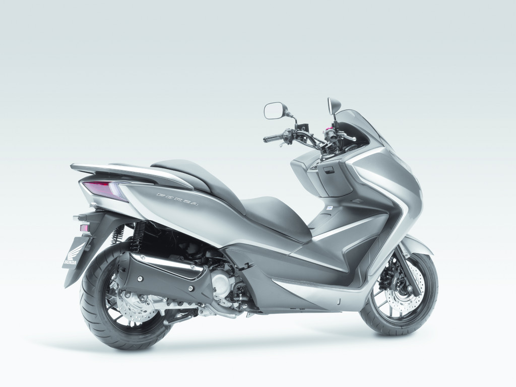 EICMA 2012: Honda stellt den NSS 300 Forza vor