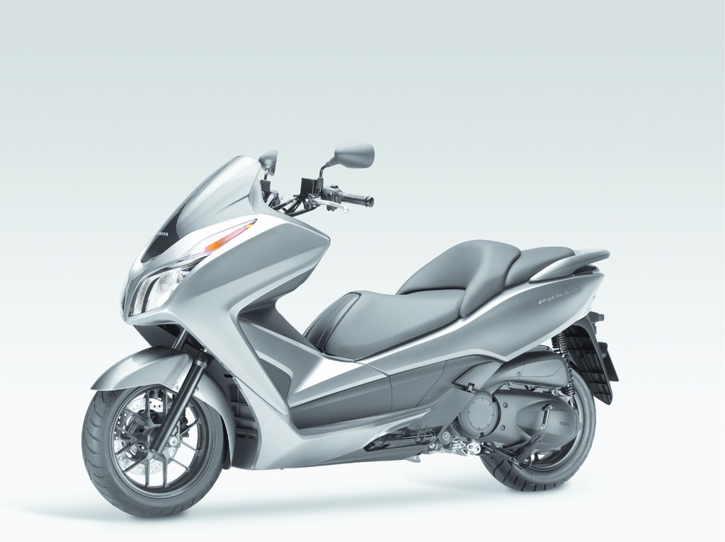 EICMA 2012: Honda stellt den NSS 300 Forza vor