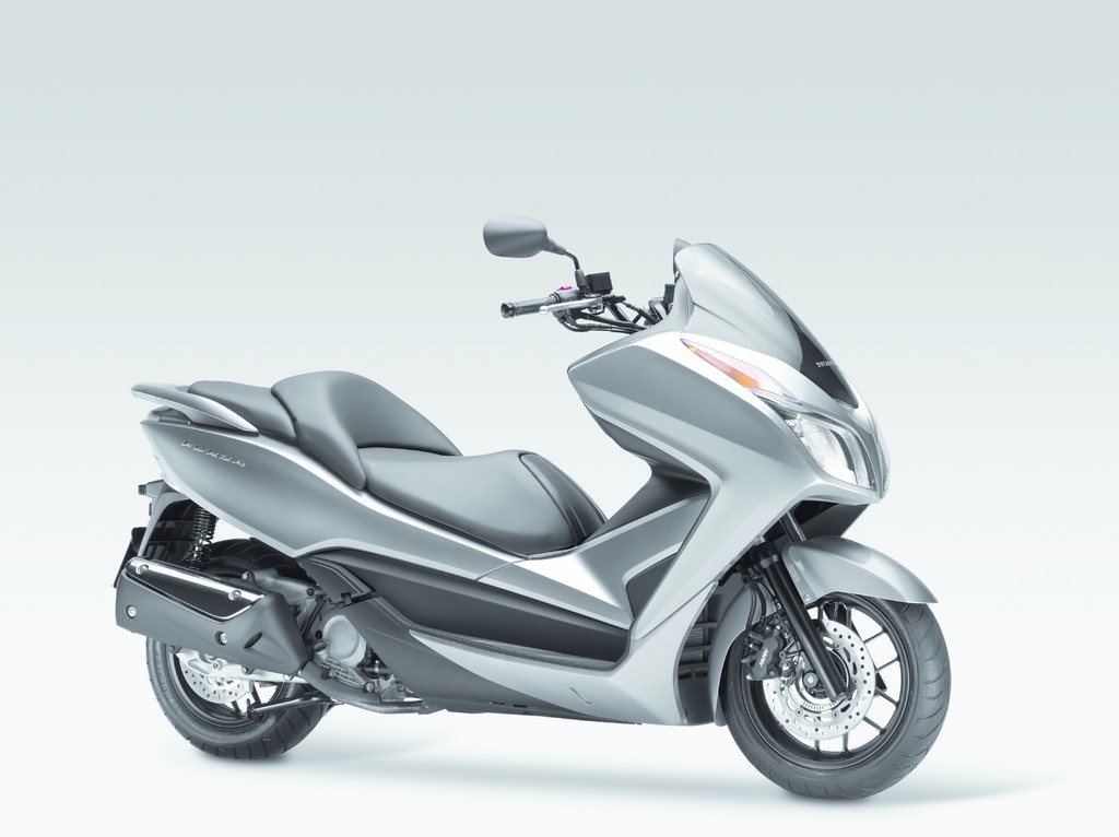 EICMA 2012: Honda stellt den NSS 300 Forza vor