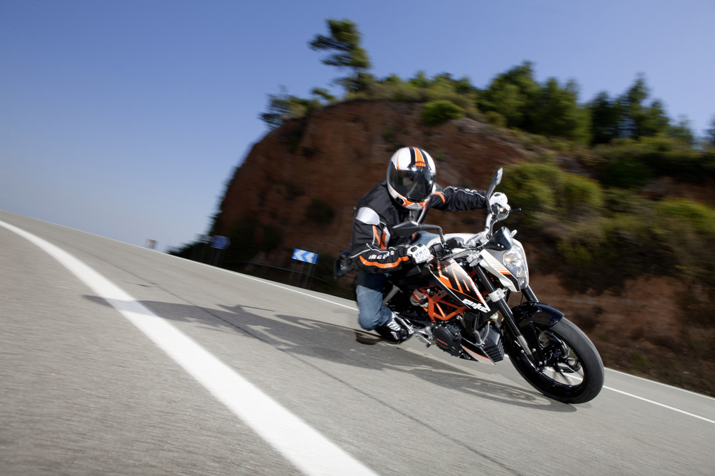 EICMA 2012: KTM baut Duke-Familie mit einer 390er aus
