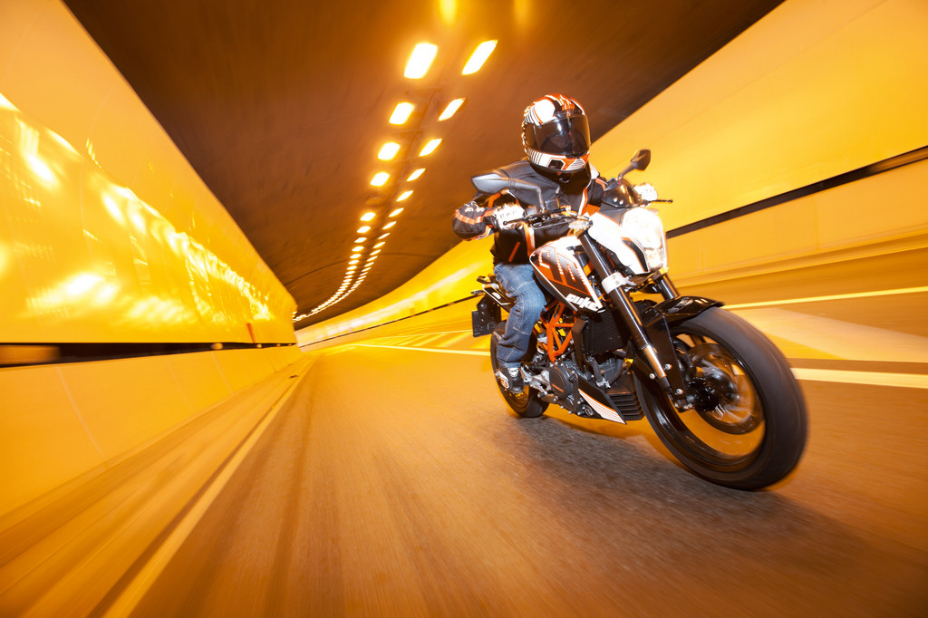 EICMA 2012: KTM baut Duke-Familie mit einer 390er aus