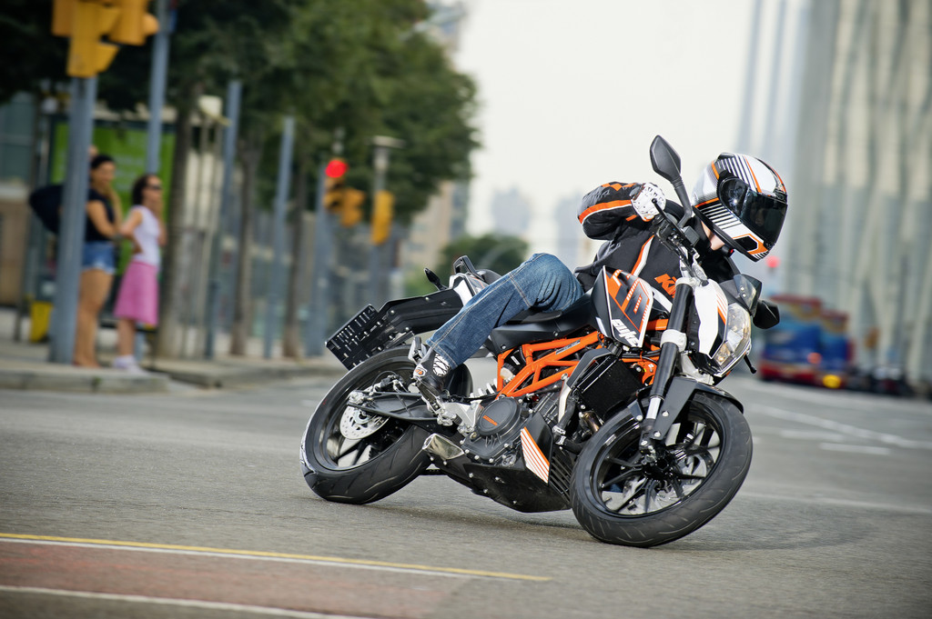 EICMA 2012: KTM baut Duke-Familie mit einer 390er aus