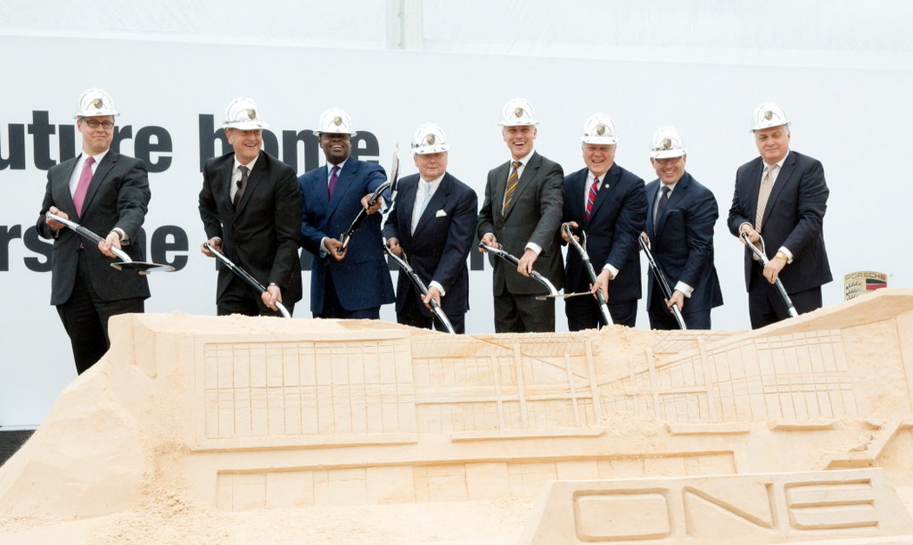 Erster Spatenstich für Porsche Cars North America