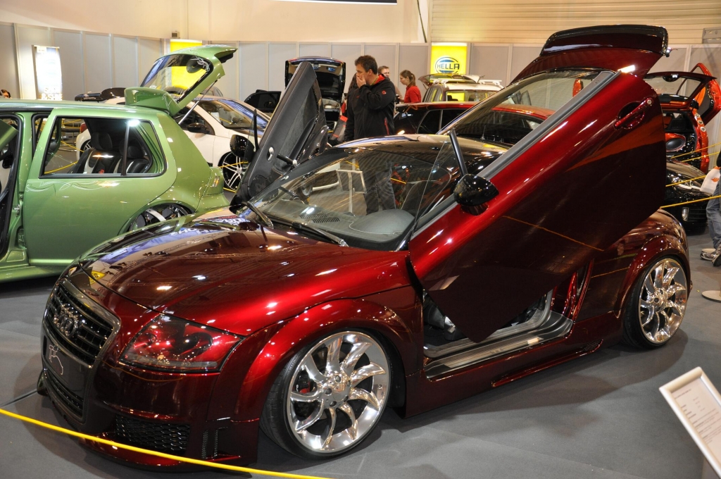 Essen Motor Show 2012: Straßensportler und Rennwagen