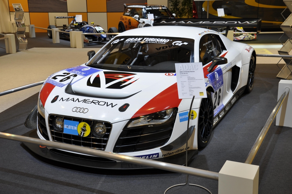 Essen Motor Show 2012: Straßensportler und Rennwagen