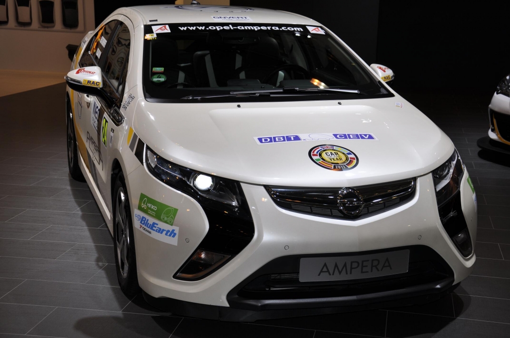 Essen Motor Show 2012: Straßensportler und Rennwagen