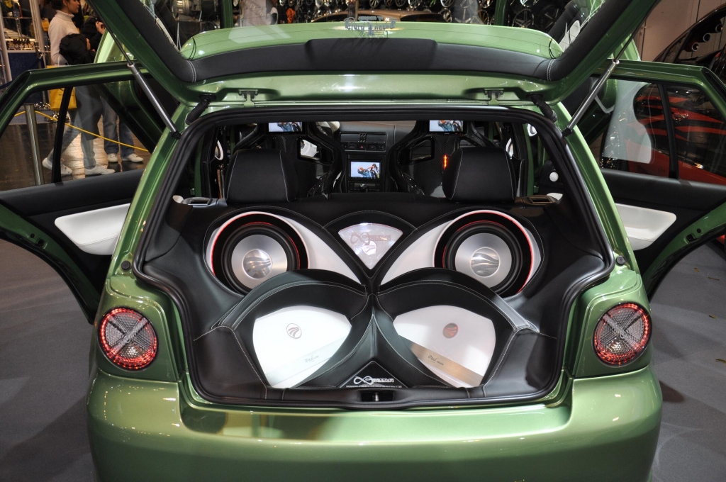 Essen Motor Show 2012: Straßensportler und Rennwagen