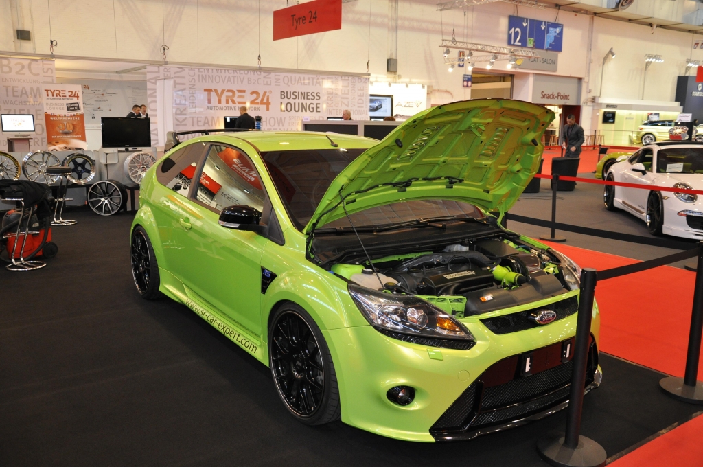 Essen Motor Show 2012: Straßensportler und Rennwagen