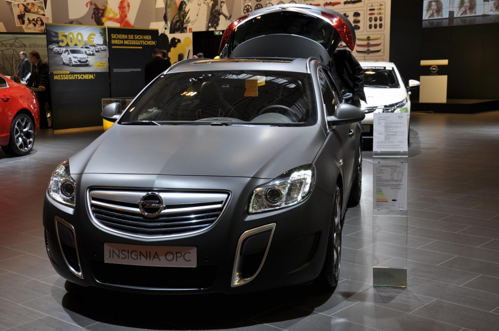 Essen Motor Show 2012: Straßensportler und Rennwagen