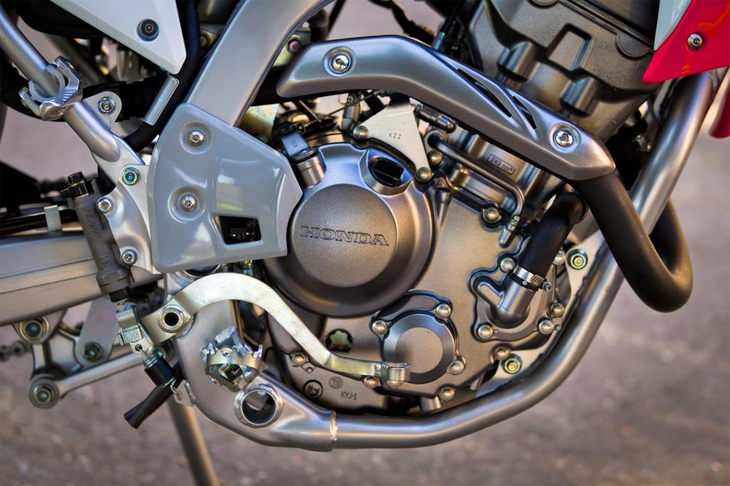 Honda CRF250L: Braver Ableger des Bond-Bikes