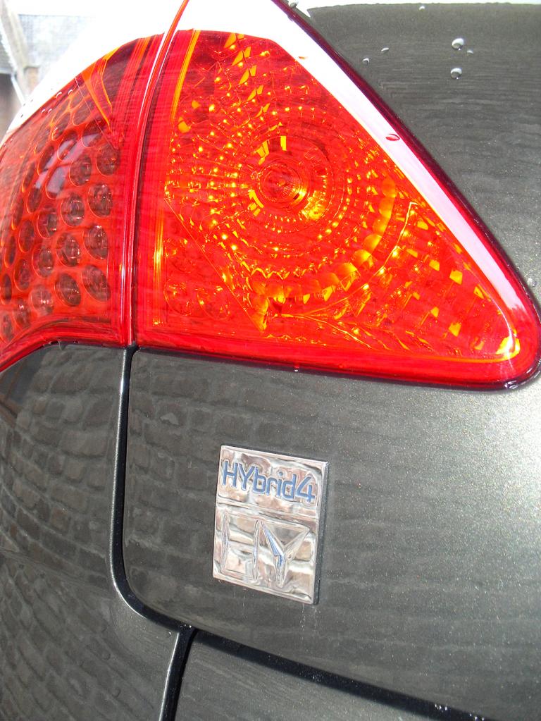 Hybrid4 steht bei den Franzosen für alternativen (Allrad-)Antrieb. 