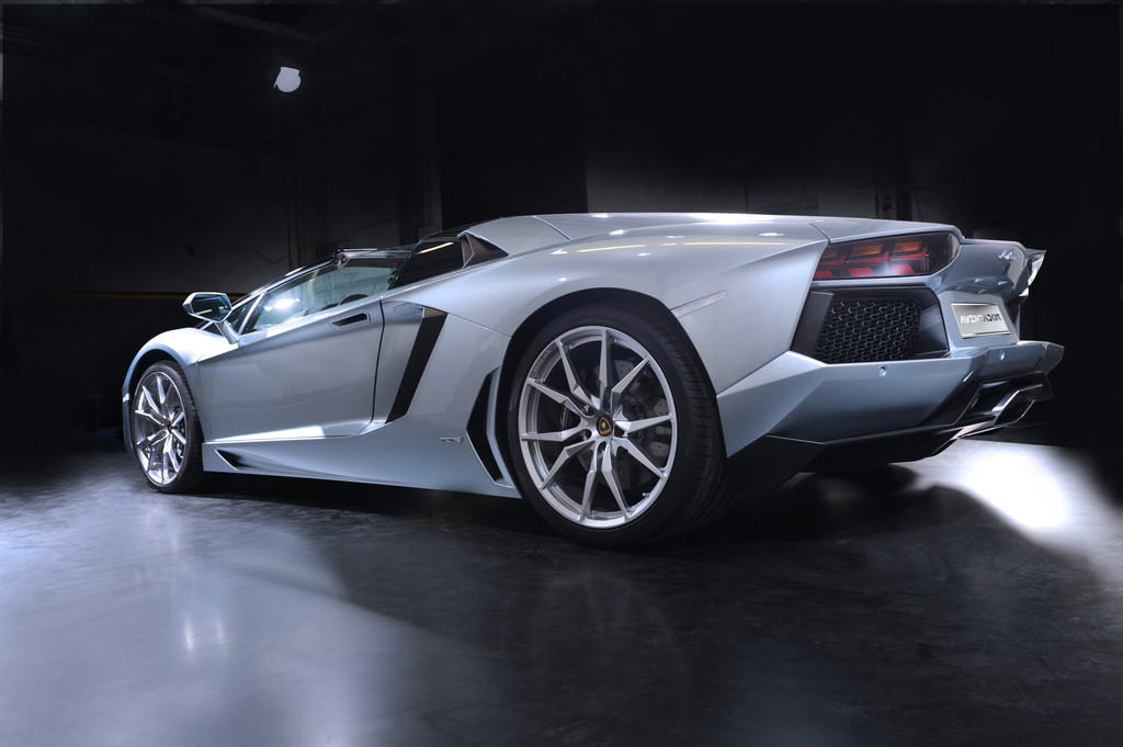 Lamborghini Aventador LP 700-4 Roadster kostet 300 000 Euro