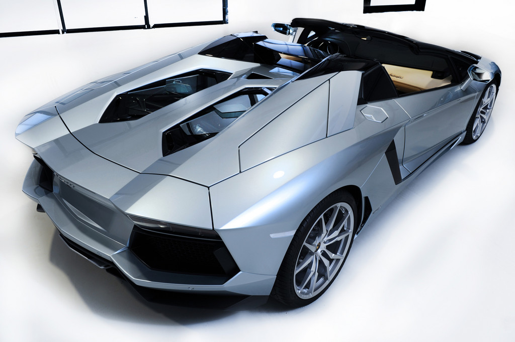 Lamborghini Aventador LP 700-4 Roadster kostet 300 000 Euro