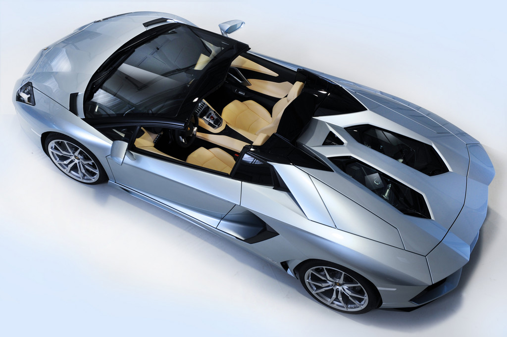 Lamborghini Aventador LP 700-4 Roadster kostet 300 000 Euro