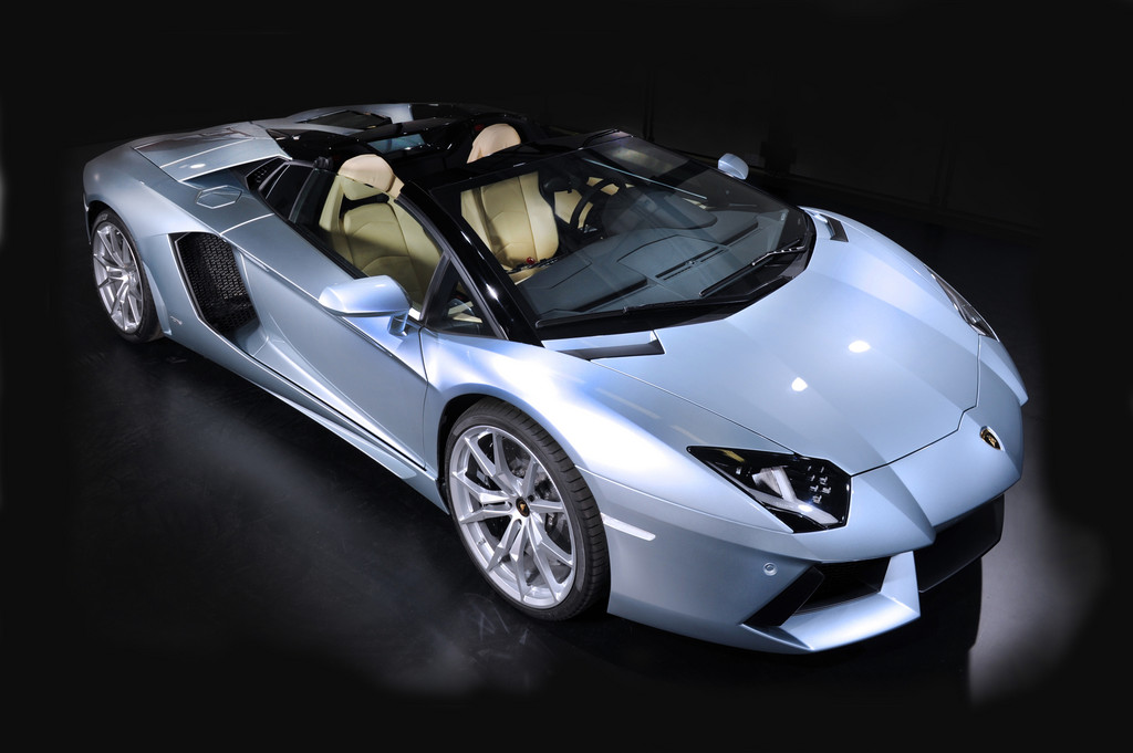 Lamborghini Aventador LP 700-4 Roadster kostet 300 000 Euro