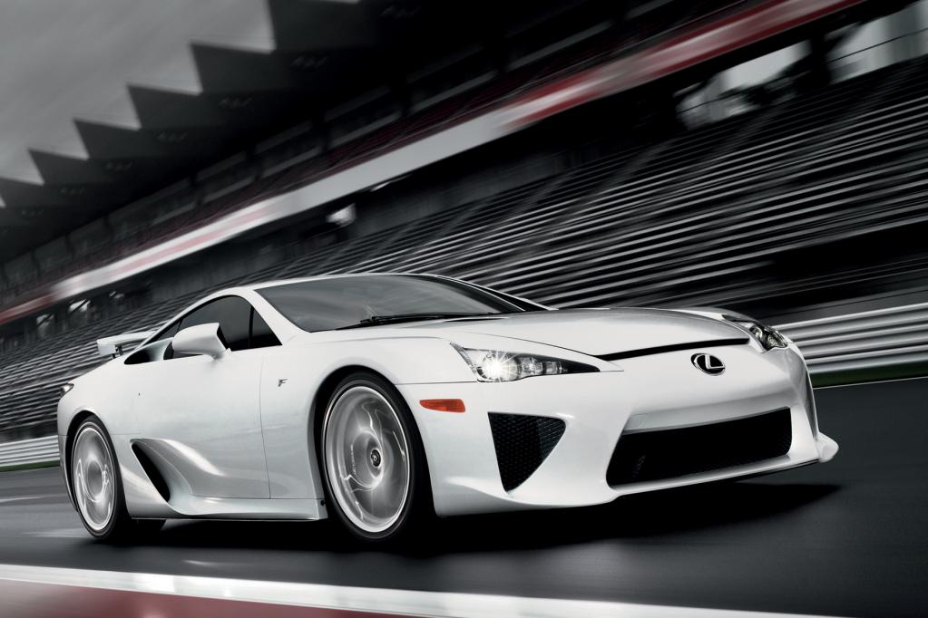 Lexus auf der Suche nach Image