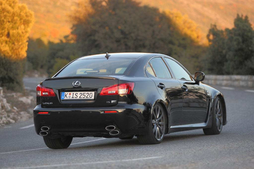 Lexus auf der Suche nach Image