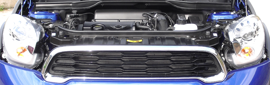 Mini Paceman: Blick unter die Haube, hier beim Cooper S mit 135/184 kW/PS. 