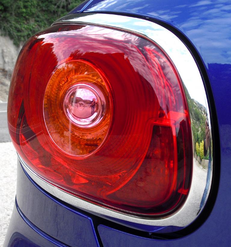 Mini Paceman: Erstmals bei einem Mini sind die Rückleuchten horizontal ausgerichtet. 
