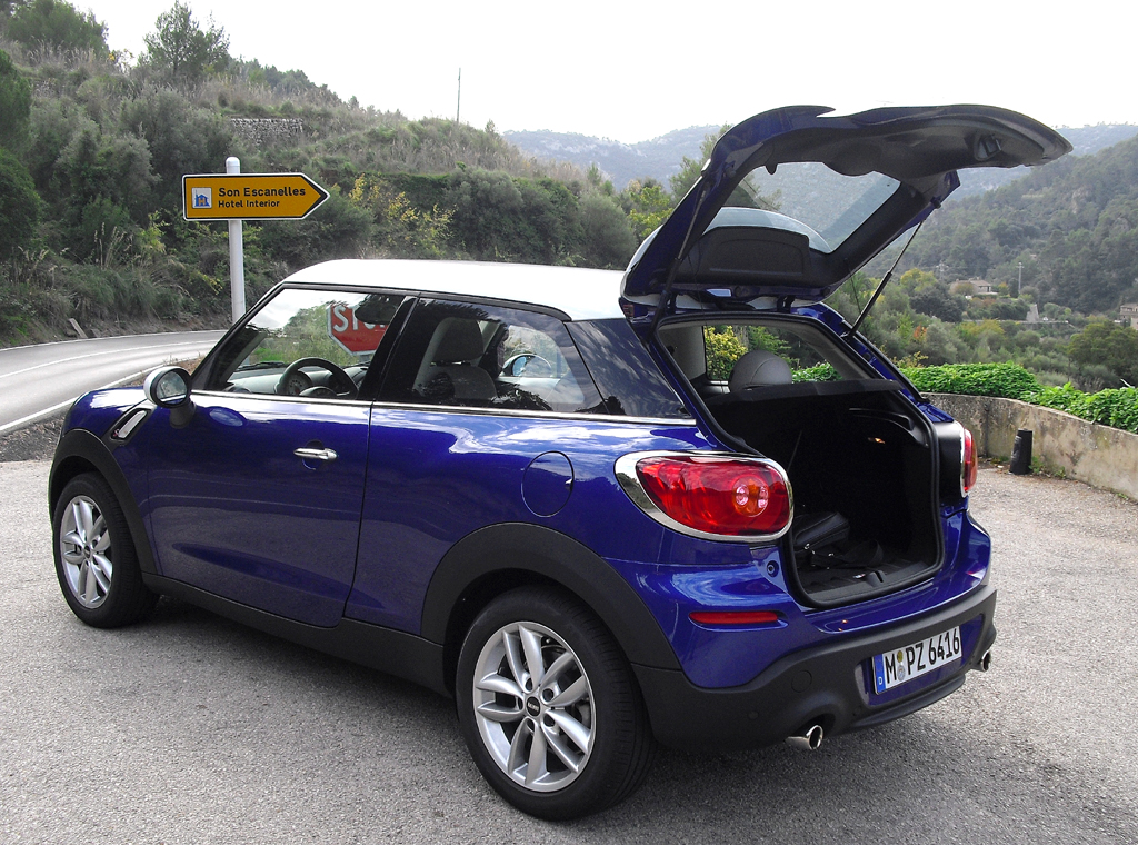 Mini Paceman: Ins Gepäckabteil passen 330 bis 1080 Liter hinein. 