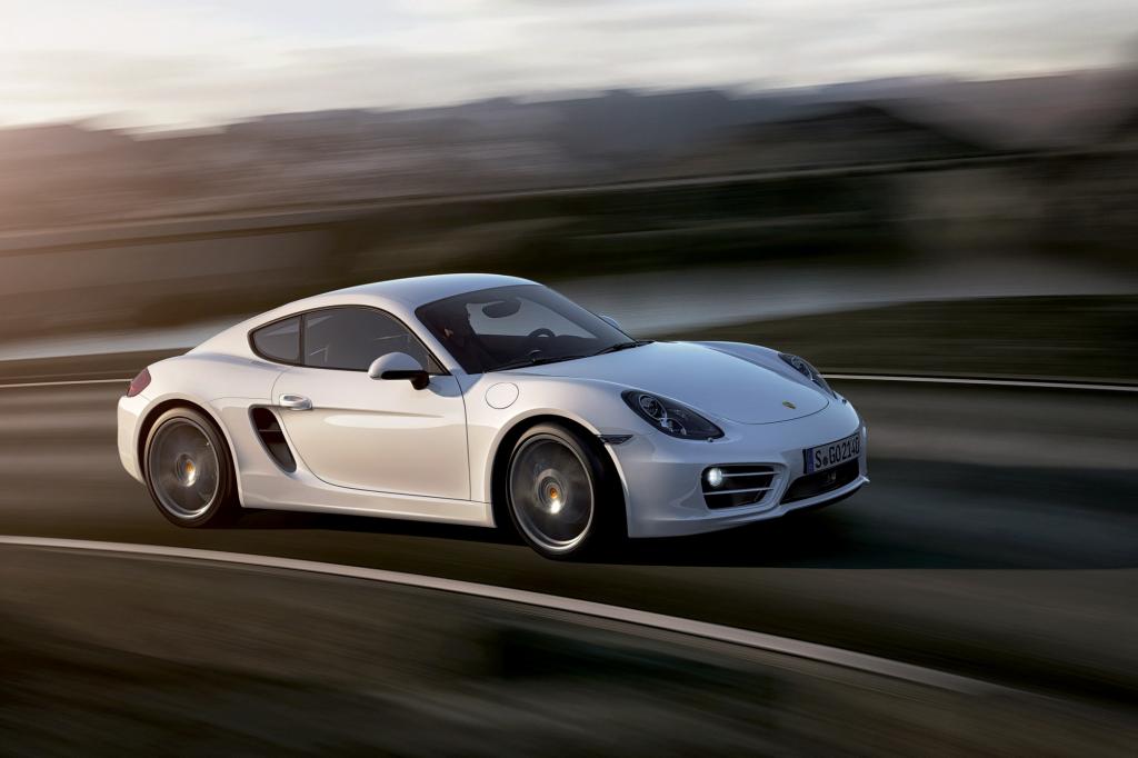 Neben den überarbeiteten Motoren will Porsche auch mehr Dynamik durch ein überarbeitetes aktives Fahrwerk und eine neu abgestimm