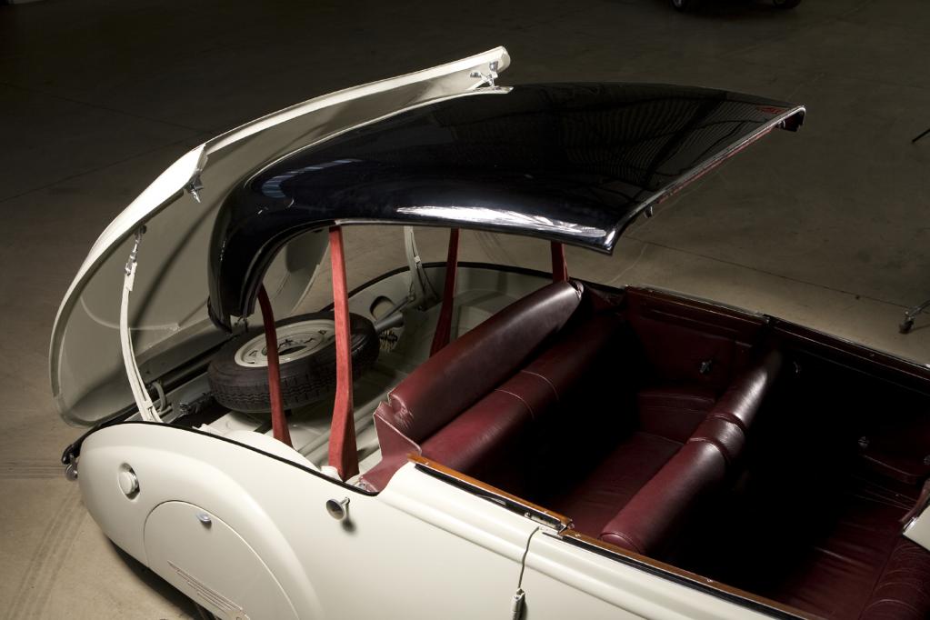 Peugeot: 365 Tage Cabrio-Vergnügen
