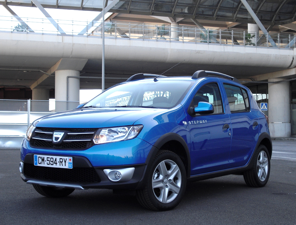 Robuste Ehrlichkeit: Dacias Sandero- und Stepway-Neuauflagen starten Mitte Januar