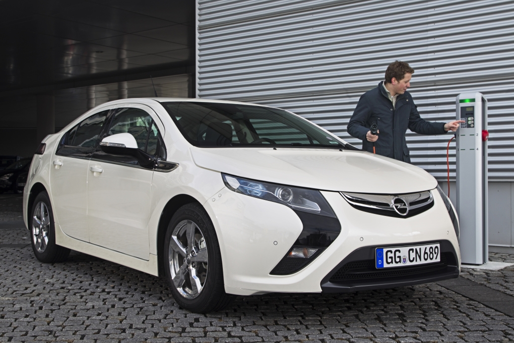 Test Opel Ampera - Lautlos wie ein Blitz