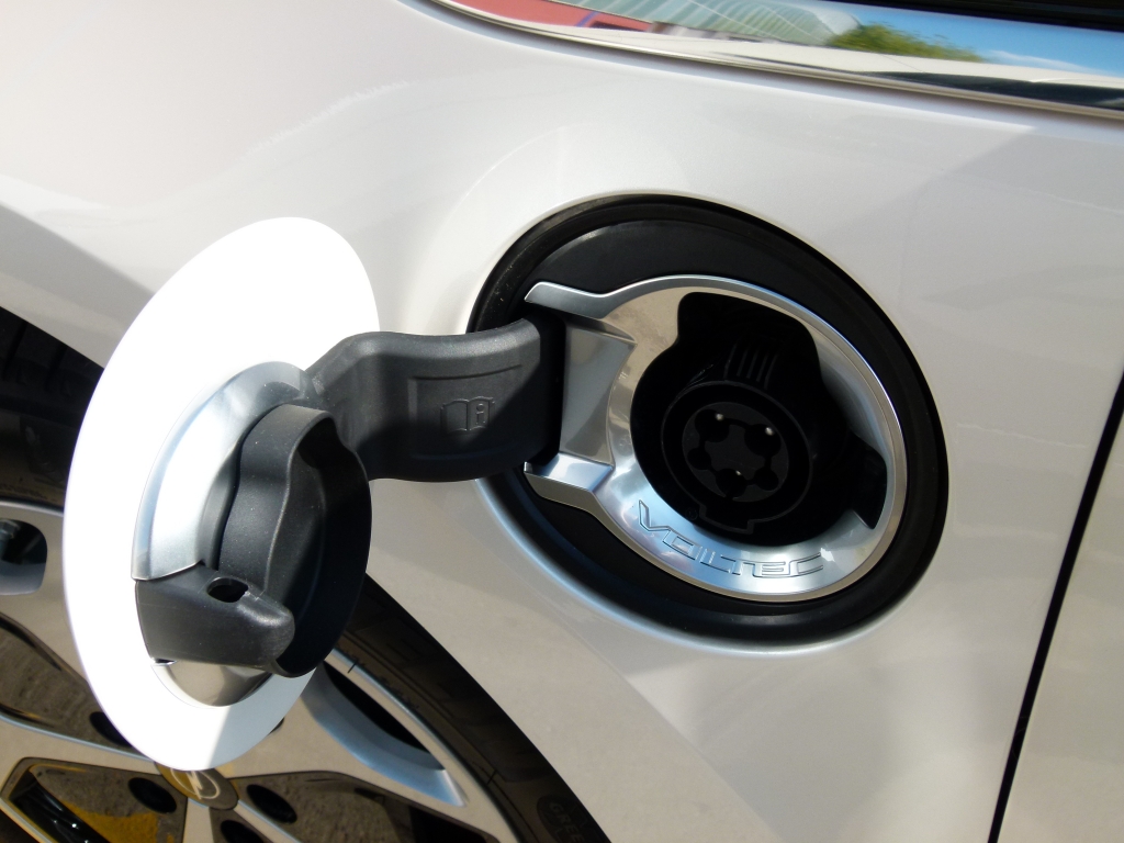 Test Opel Ampera - Lautlos wie ein Blitz