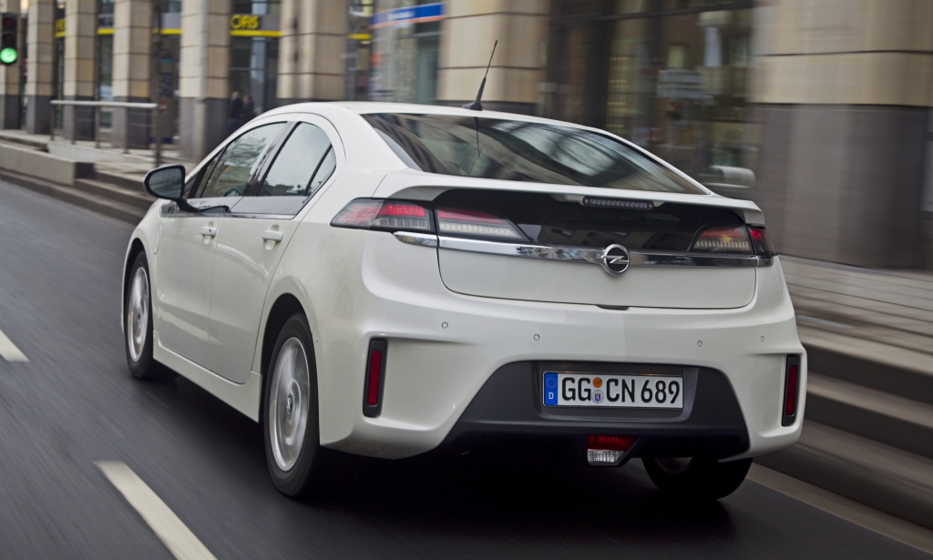 Test Opel Ampera - Lautlos wie ein Blitz