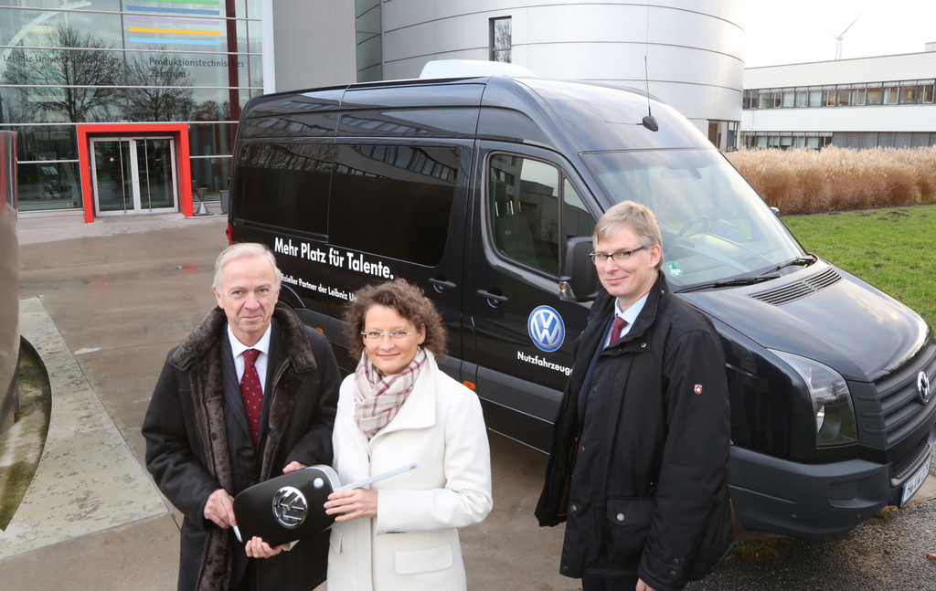 Volkswagen Nutzfahrzeuge unterstützt Leibniz-Universität mit einem Crafter