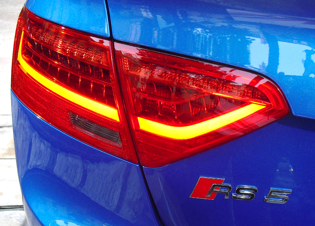 Audi RS5 Cabrio: Moderne LED-Leuchteinheit am Heck. 