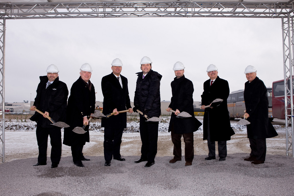 BMW erweitert Werk Dingolfing