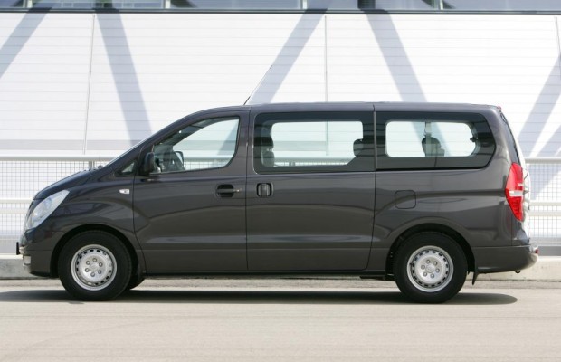 Crashtest mit Kleinbussen - Sicherheit unter Pkw-Niveau