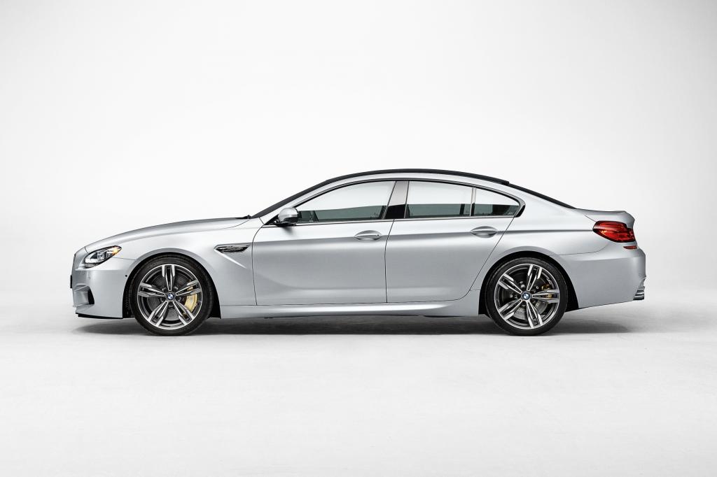 Den Antrieb übernimmt ein Biturbo-V8