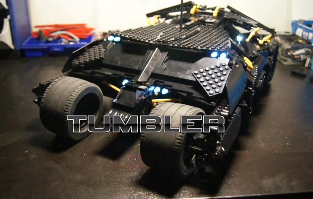 Der Batman Tumbler als ausgetüfteltes Lego-Mobil - Bild: Youtube