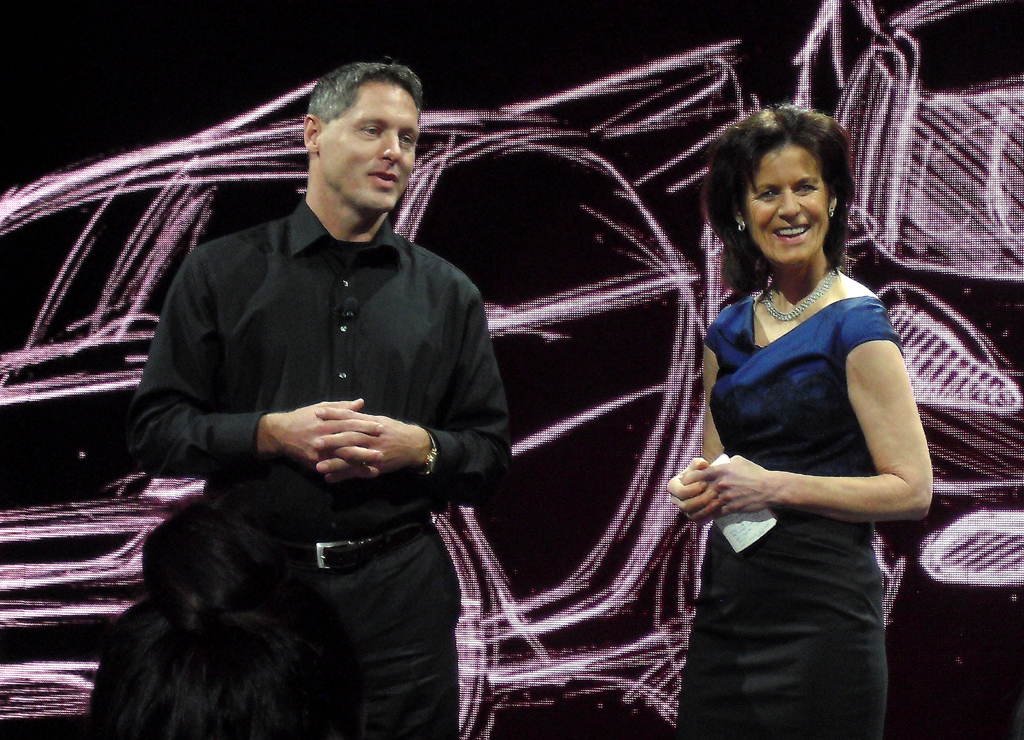 Designchef Gorden Wagener und Markenchefin Annette Winkler bei der Präsentation.