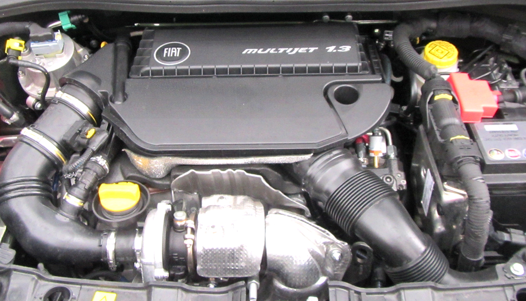 Fiat Panda 4x4: Blick unter die Haube, hier beim 1,3-Liter-Turbodiesel. 