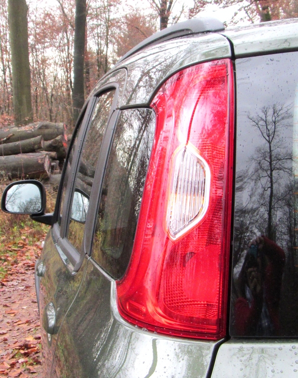 Fiat Panda 4x4: Die Leuchten am Heck sind vertikal ausgerichtet.
