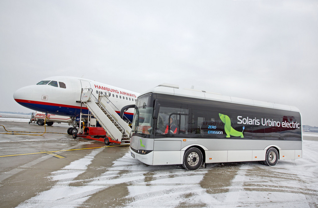 Flughafen Hamburg testet Solaris-Elektrobus