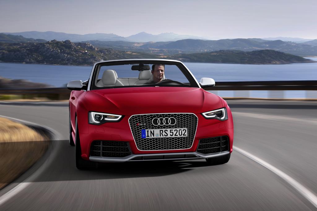 Gemütliche 2.200 Umdrehungen zeigt der Drehzahlmesser, wenn man mit dem immerhin 331 kW/450 PS starken V8 über die Landstraße gl