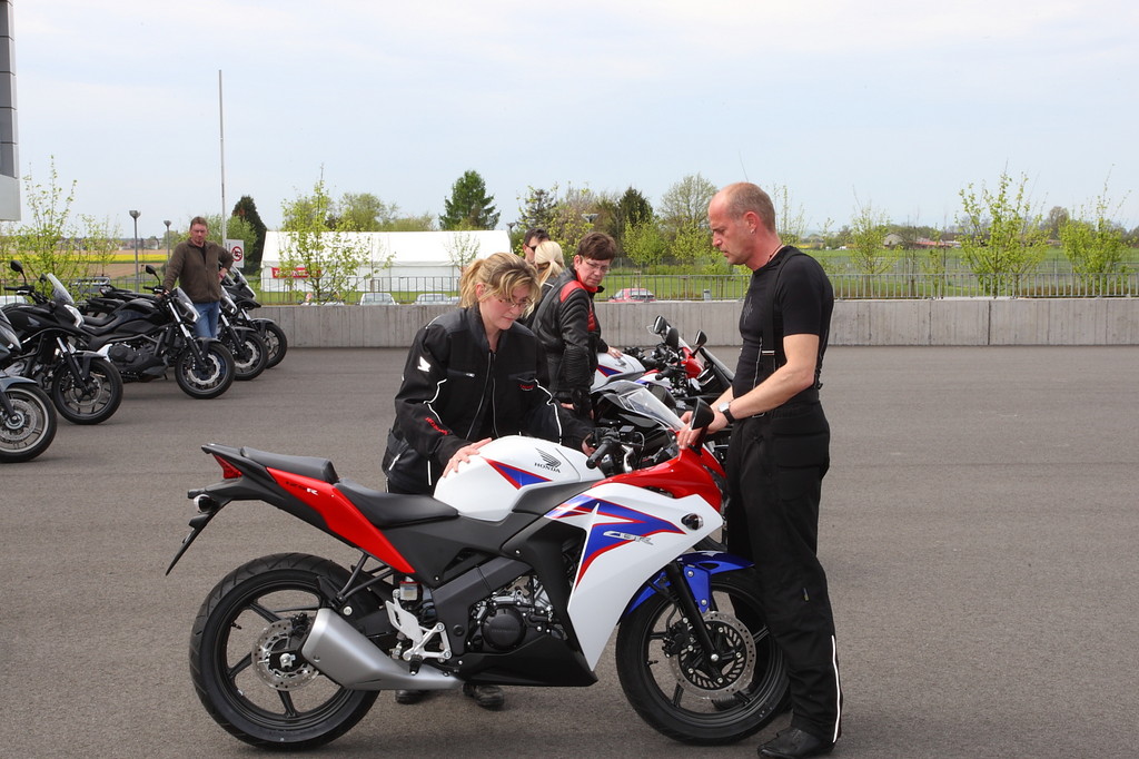 Honda erleichtert Motorrad-Einstieg mit 