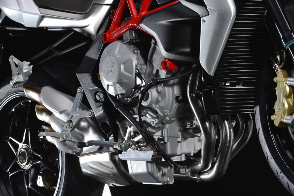 MV Agusta Brutale 800: Überlebenshilfe mit Nachschlag