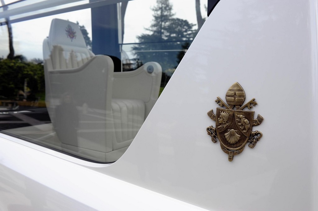 Mercedes-Benz M-Klasse für den Papst