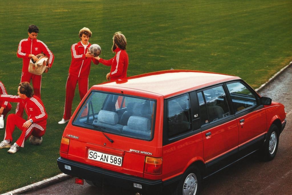 MitsubishiSpaceWagonAb1984