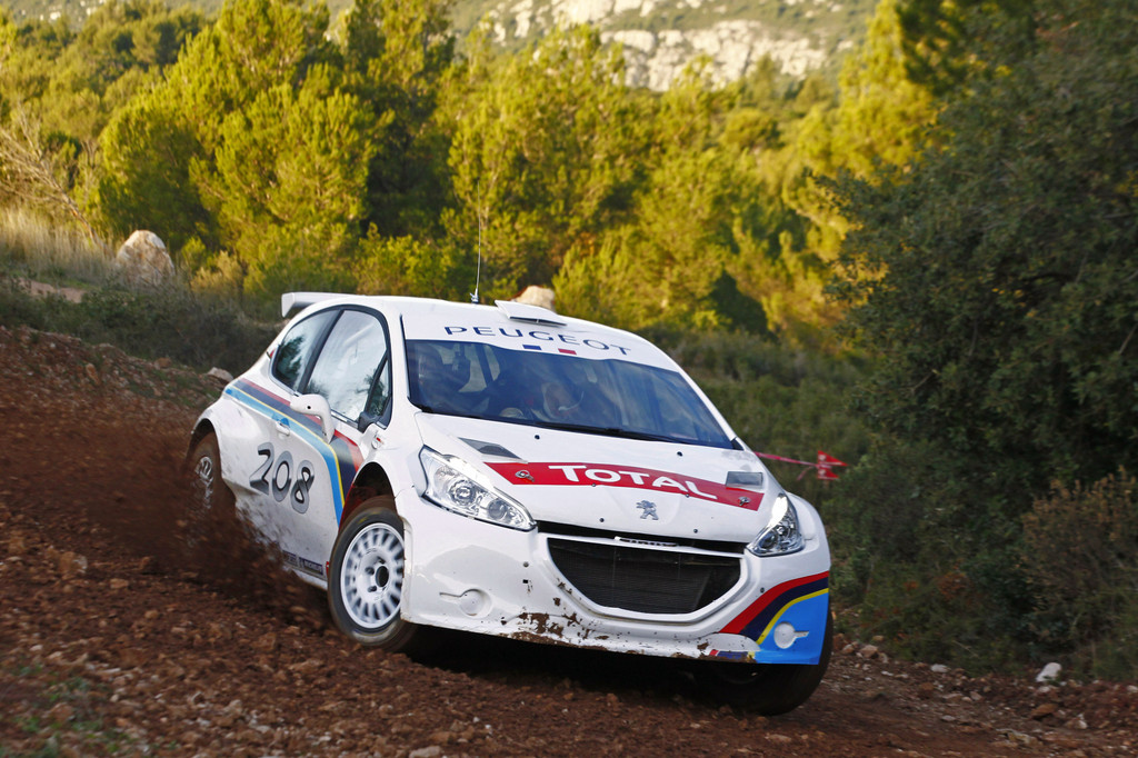 Peugeot 208 Type R5 erstmals auf der Piste