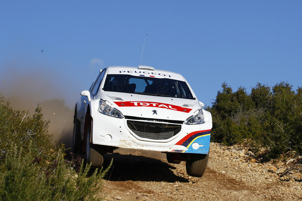 Peugeot 208 Type R5 erstmals auf der Piste