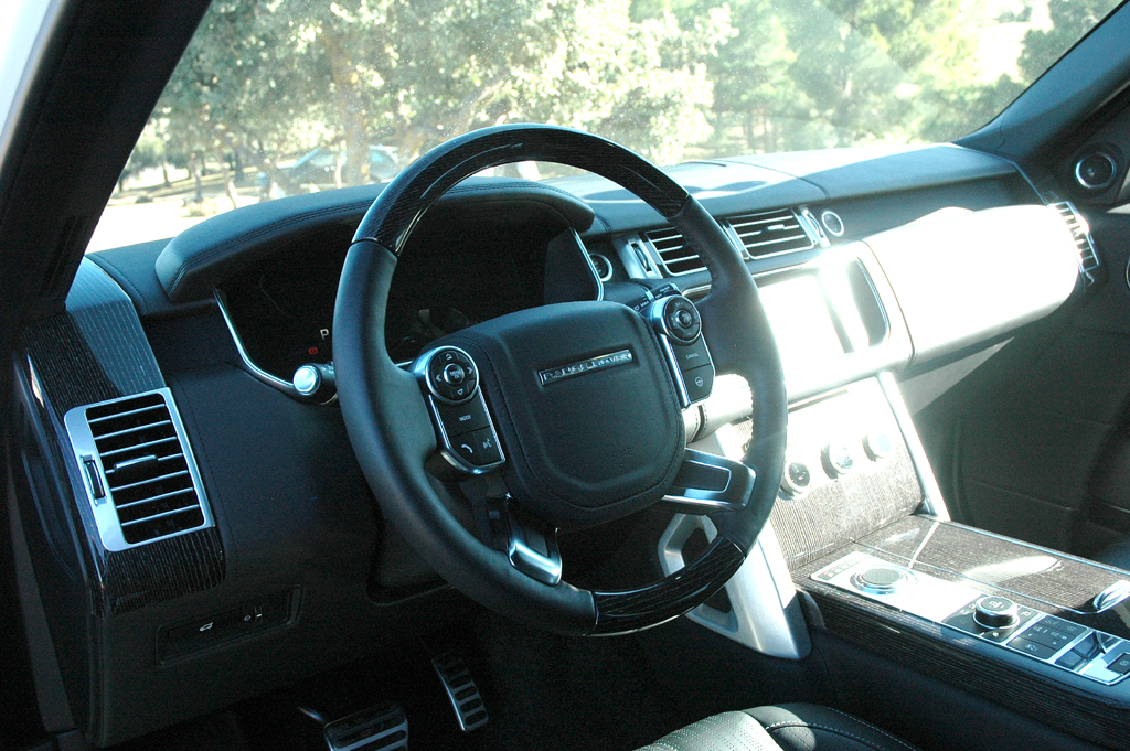 Range Rover: Blick ins Cockpit. 